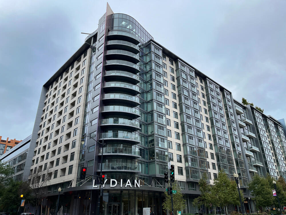 Lydian Apartments, pool deck amenity space and green roof