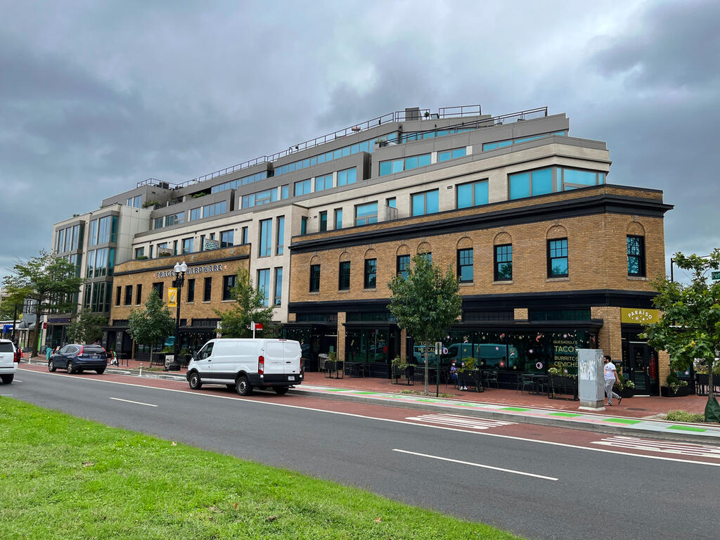 vegetated roof, green roof, amenity deck